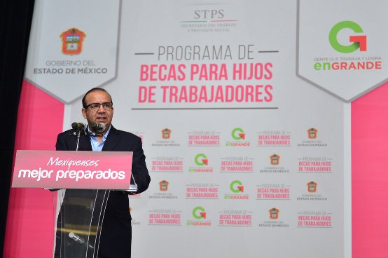 Entrega-de-Becas-Edomex-hijos-de-trabajadores-4