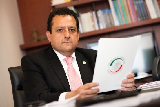 carlos-mendoza-davis