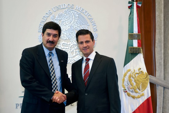 PEÑA NIETO SE REÚNE CON GOBERNADOR ELECTO DE CHIHUAHUA