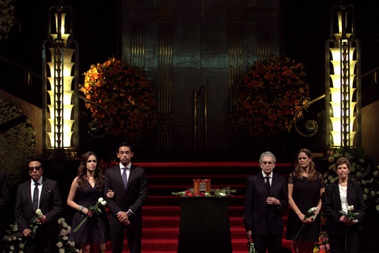 CENIZAS DE JUAN GABRIEL ABANDONAN EL PALACIO DE BELLAS ARTES