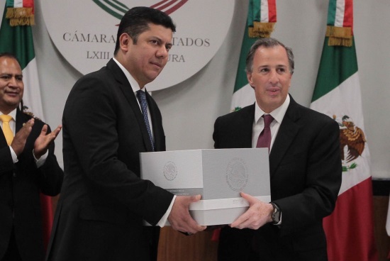 MEADE KURIBREÑA ENTREGA PAQUETE ECONÓMICO 2017