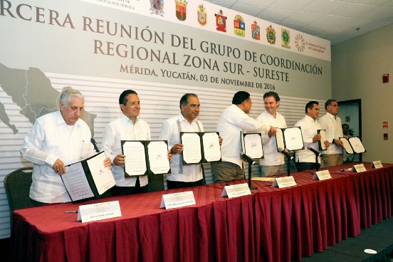 nuño firma.jpg