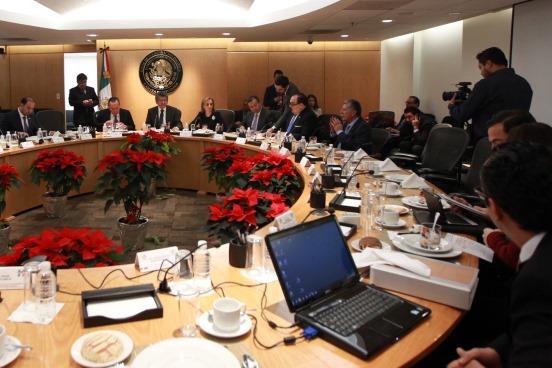 FOTO 3 Reunión con integrantes de la Junta de Coordinación Política (Jucopo).jpg